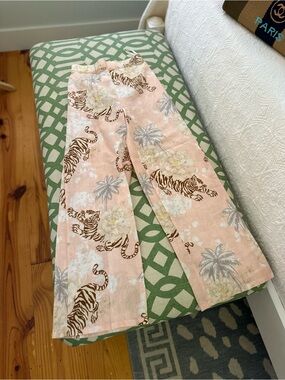 Women’s Las Surenas Pink Tiger Print Wide-Leg Bottoms linen
